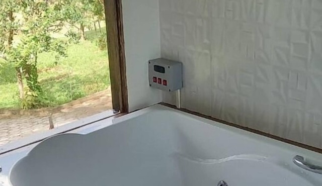 Property with pool and hot tub near Belo Horizonte.