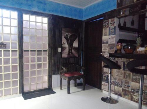 Quarto 01, com cama de casal, ar condicionado e TV