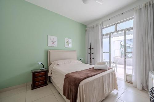 Quarto c/vista e suíte em Ipanema