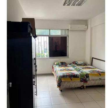 Quarto em área nobre central da cidade