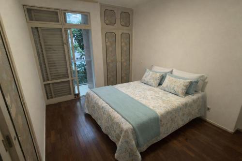 Quarto em apartamento residencial