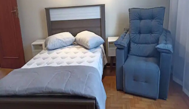 Quarto em Casa Aconchegante - Perto de Tudo