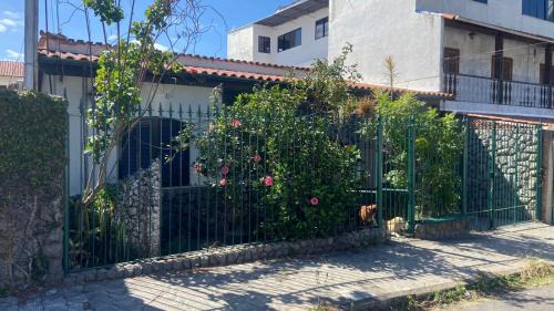 Quarto individual em casa na área nobre de Juiz de Fora