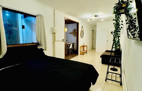 Quarto privativo no centro de Embu das Artes