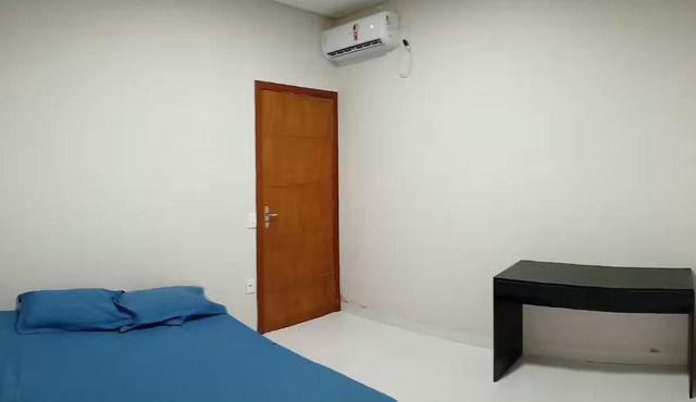 Quarto simples privado, casa compartilhada com 1 morador