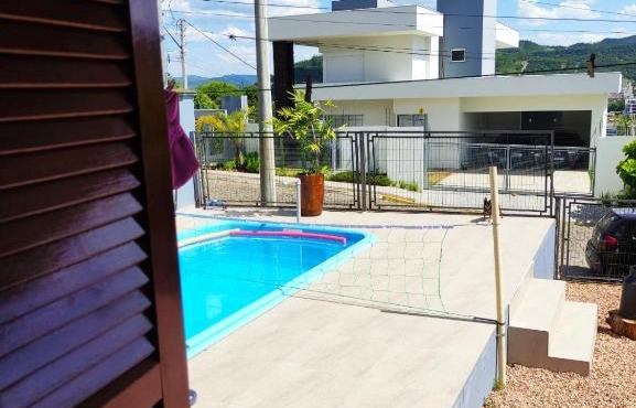 Quartos familiares com piscina