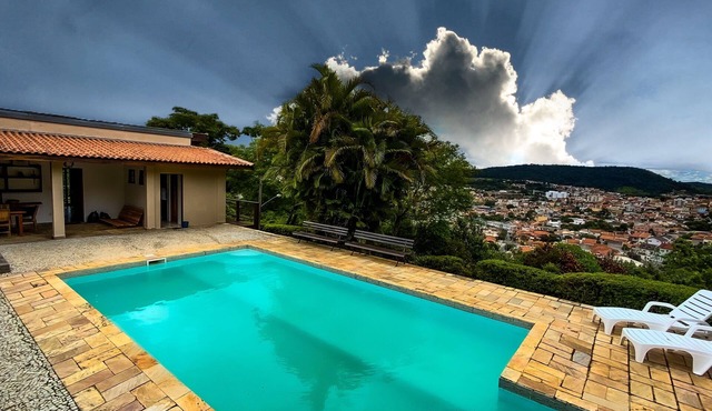 Quiet chalet with pool