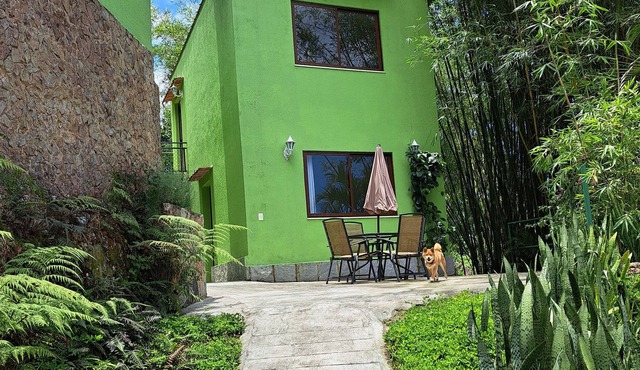 Quiet house close to the urban center