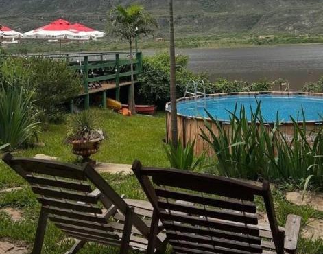 Quintal da prainha Bar - pousada simples-beira da lagoa