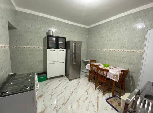 Quitinet Simples e aconchegante 1 quarto, ar condicionado in Bertioga