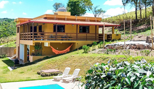 Rancho dos Sapos at the foot of the Minas Gerais mountains (Swimming pool, Hot tub)