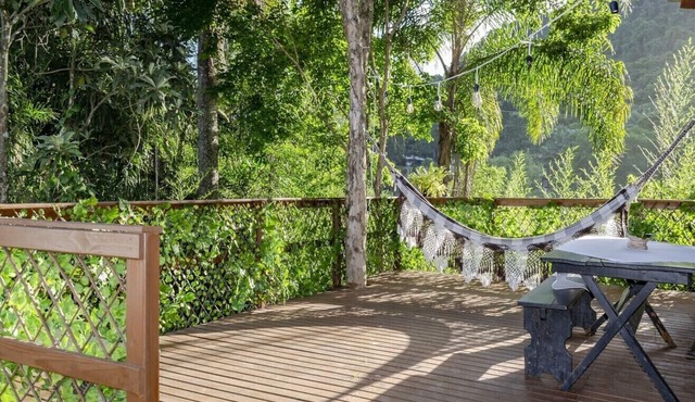 Refúgio na natureza com Wi-Fi e churrasqueira