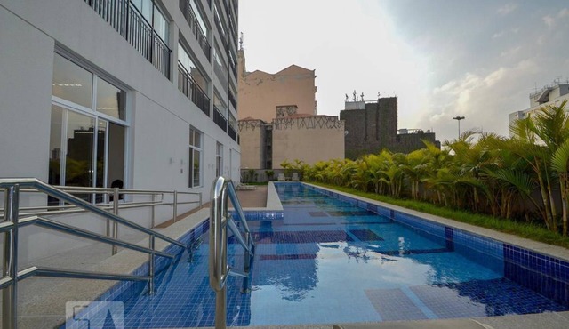 Refinement and coziness in the center of Sampa