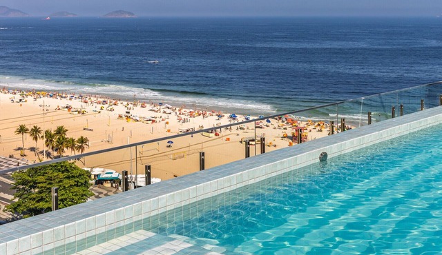 Refuge a few steps from Copacabana Beach | Q15