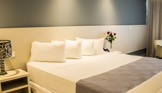 Relax in Comfort | with Seasonal Pool, Gym, & Buffet Breakfast | Iguassu Falls