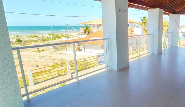 Renovated beachfront duplex house with pool in Peito Moça.