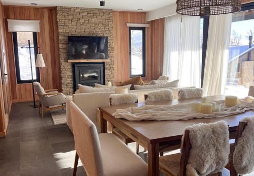 RentUp - Casa de diseno ideal para grupos con vista a la Cordillera de Los Andes