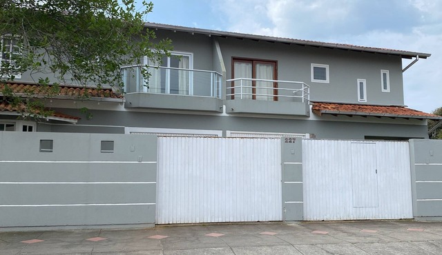 Residencial Beira Mar 20 metros da praia, trilhas, comércios, aeroporto, centro