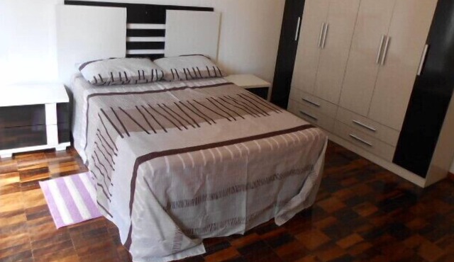 Right in the center, near Santa Casa and UFRGS. With split, internet, elevator