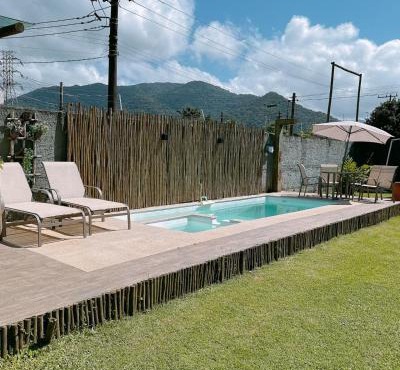 Rm hospedagem Ubatuba piscina