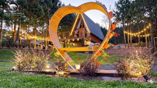 Romantic Cabin with Jacuzzi and Valley View in Gramado