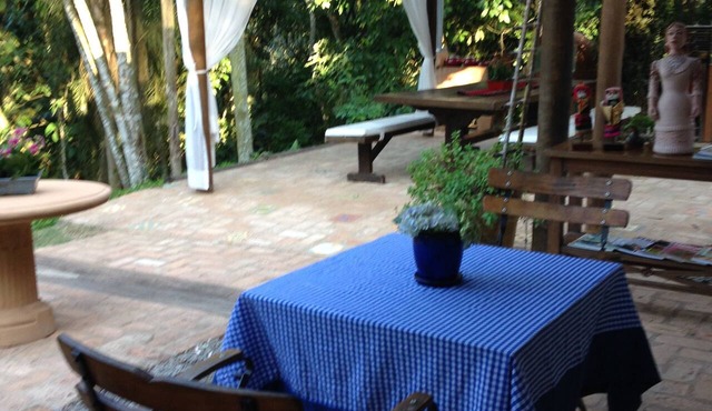 Rustic and elegant country house with charming and cozy decor. in Embu das Artes
