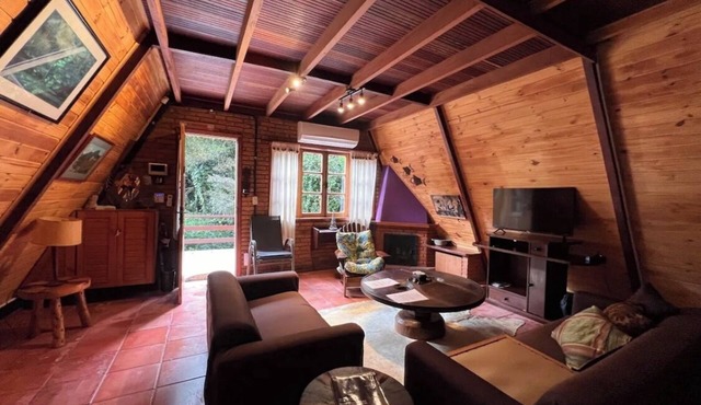 Rustic chalet style house with kitchen for 2 couples or family close to the center