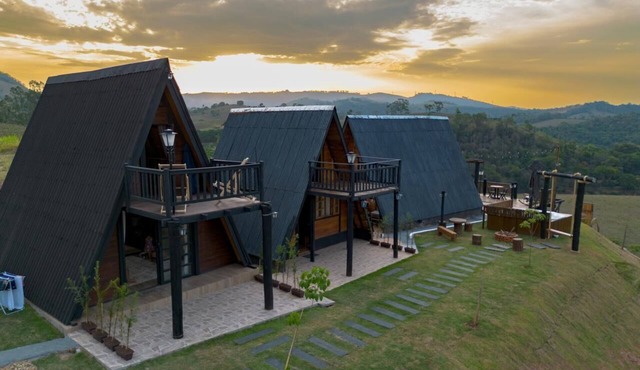 Rustic chalet with hot tub, beautiful view and breakfast in Serra Negra