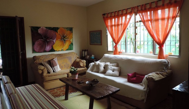 Safe, airy single storey house, ideal space for families with children and animals