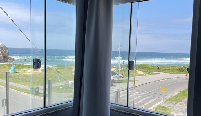 Sea front Prainha/Praia Grande 12 hosp 3 bdrm/2bw-SPA heated 4-5 cars