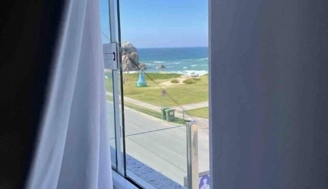 Sea front Prainha/Praia Grande 12 hosp 3 bdrm/2bw-SPA heated 4-5 cars