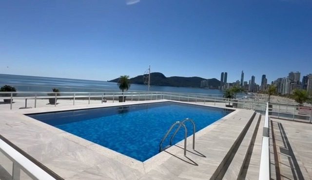 Seafront building, back apartment (no sea view from the apartment).