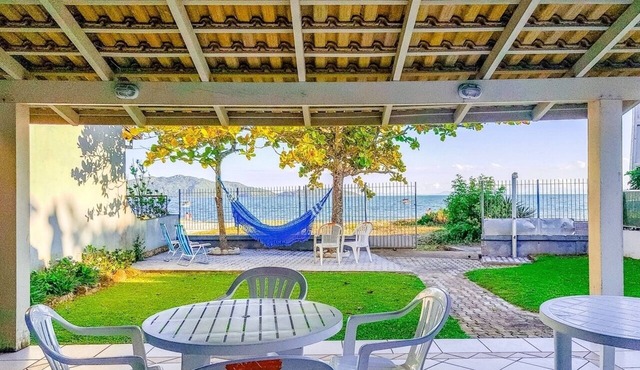 Seaside house, on Zimbros beach Air conditioning, Wi-Fi, for family.
