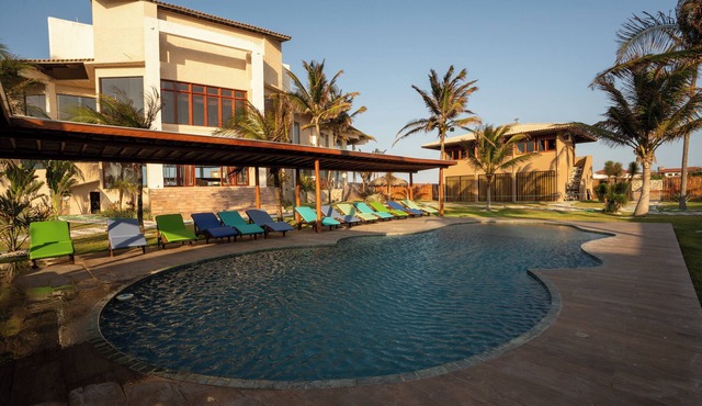 Seaside Retreat w4 Bedrooms and Pool