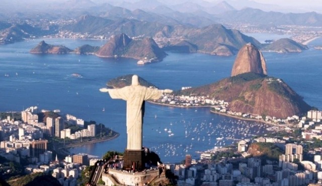 Shared room in the South Zone (Rocinha)