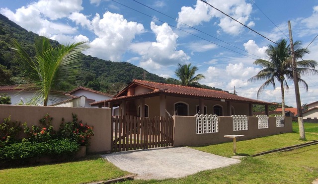 Single storey house in excellent location. 200 m from Lagoinha beach - Ubatuba