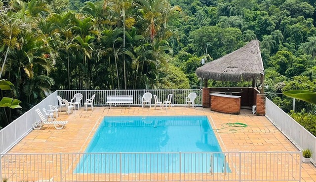SITE LESS THAN 1KM FROM THE CENTER OF CABREÚVA.