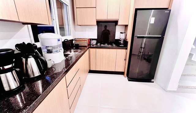 Sobrado 3 Quartos ,5 Camas ,3 Banheiros ,2 Garagens
