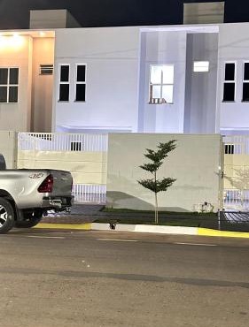 Sobrado com garagem