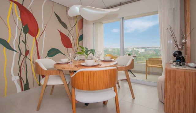 Sophisticated 1BR Apt, City Views & Great Location
