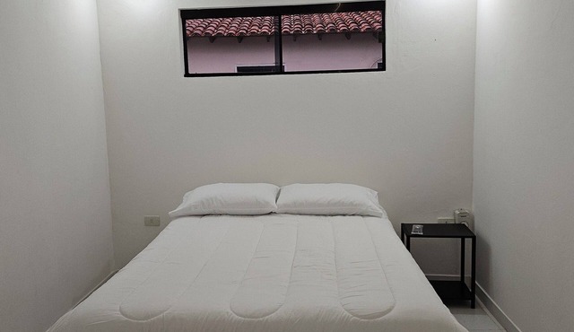 Spacious 1-bedroom apartment with WiFi, AC in enchanting Asunción