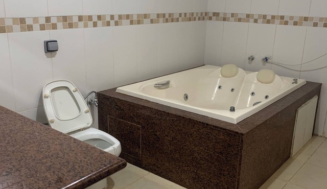 Spacious 3-bedroom house in lovely Jardim Botanico with WiFi, AC