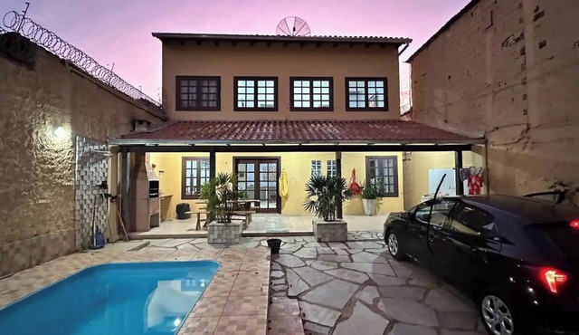 Spacious 3-bedroom house in Pirenópolis with pool, A/C, WiFi. Sleeps 8