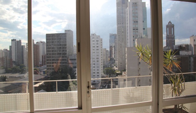 Spacious 4 bedroom apartment in downtown Curitiba