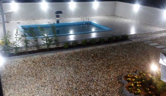 Spacious and very comfortable house with a spectacular pool, internet and TV