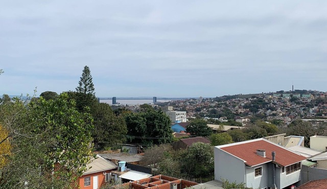 Spacious apartment in the south zone with a beautiful view.