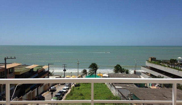 Spacious apartment in Ponta Negra, 30m from the beach, balcony, oceanfront view.