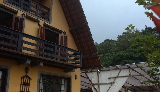 Spacious Chalet House with Pool and BBQ near CBF, Feirarte, National Park.