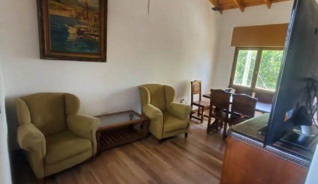 Spacious downtown apartment with automatic garage