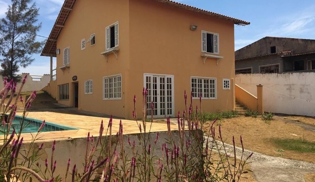 Spacious house facing Itaipuaçu beach.